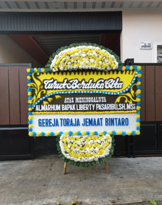 Papan Bunga Duka di Bangsal Aceh